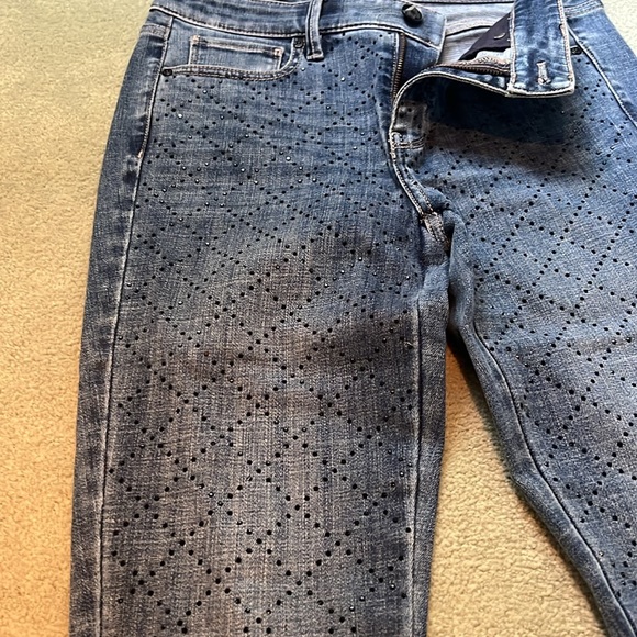 WHBM Skinny Ankle sequin mid rise jeans. Size 2 regular. - Picture 2 of 4